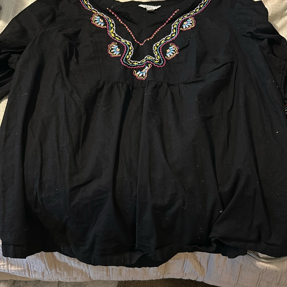 2X Woman’s Embroidered Blouse